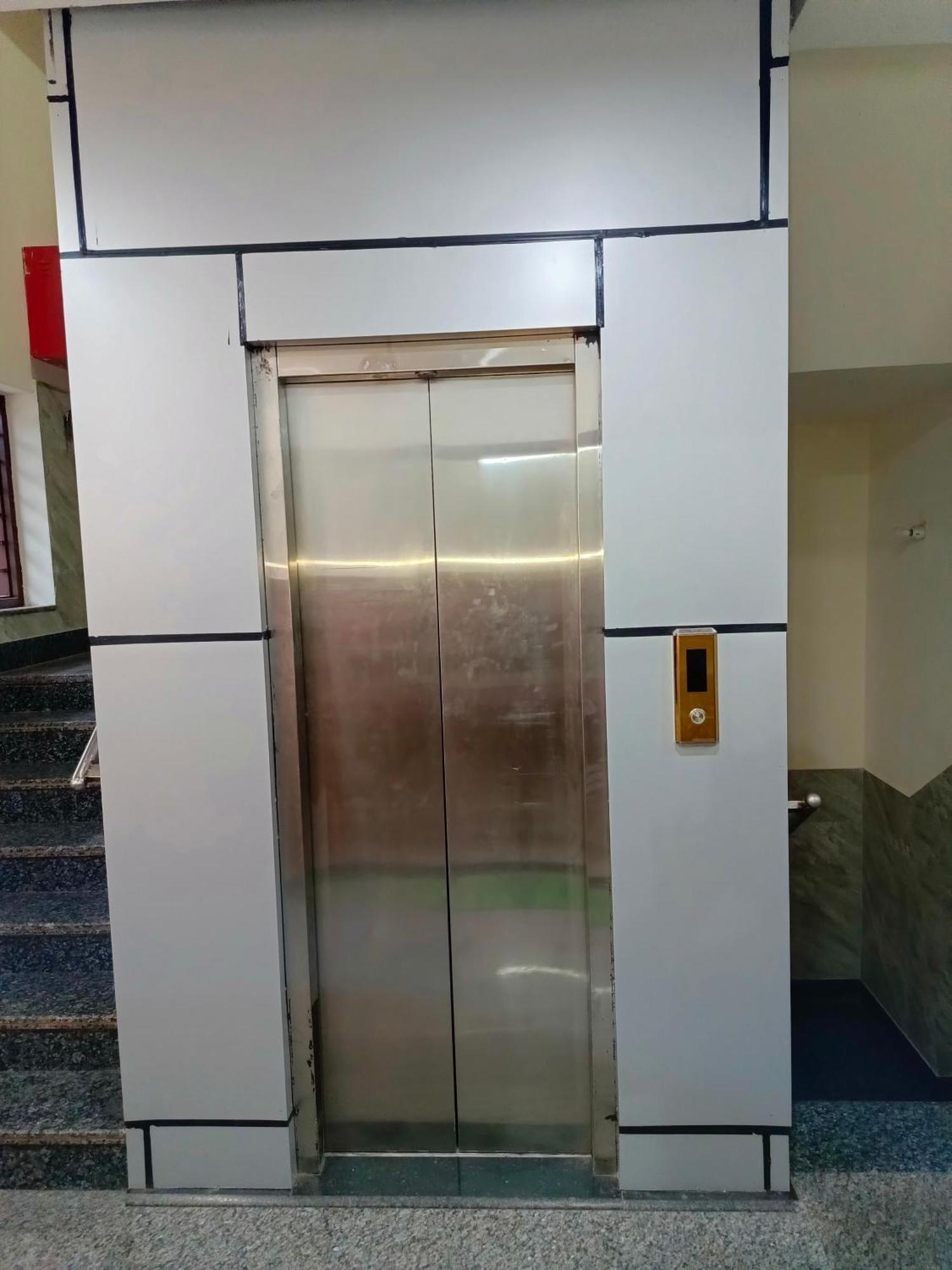 Shri Girraj Residency Hotell Mathura Eksteriør bilde