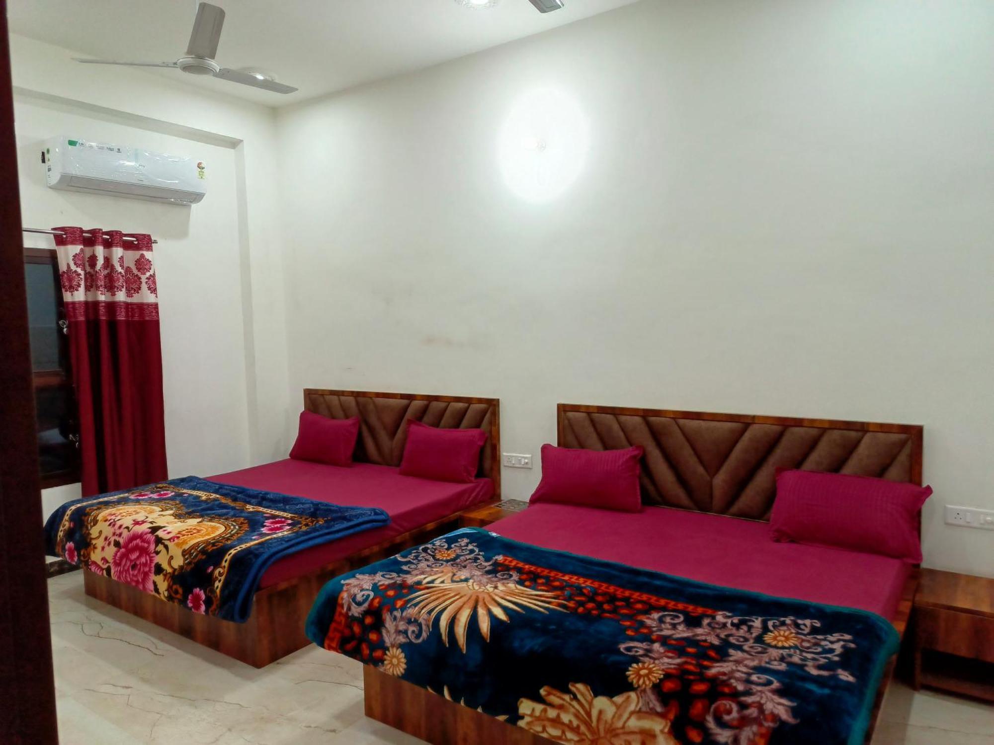 Shri Girraj Residency Hotell Mathura Eksteriør bilde