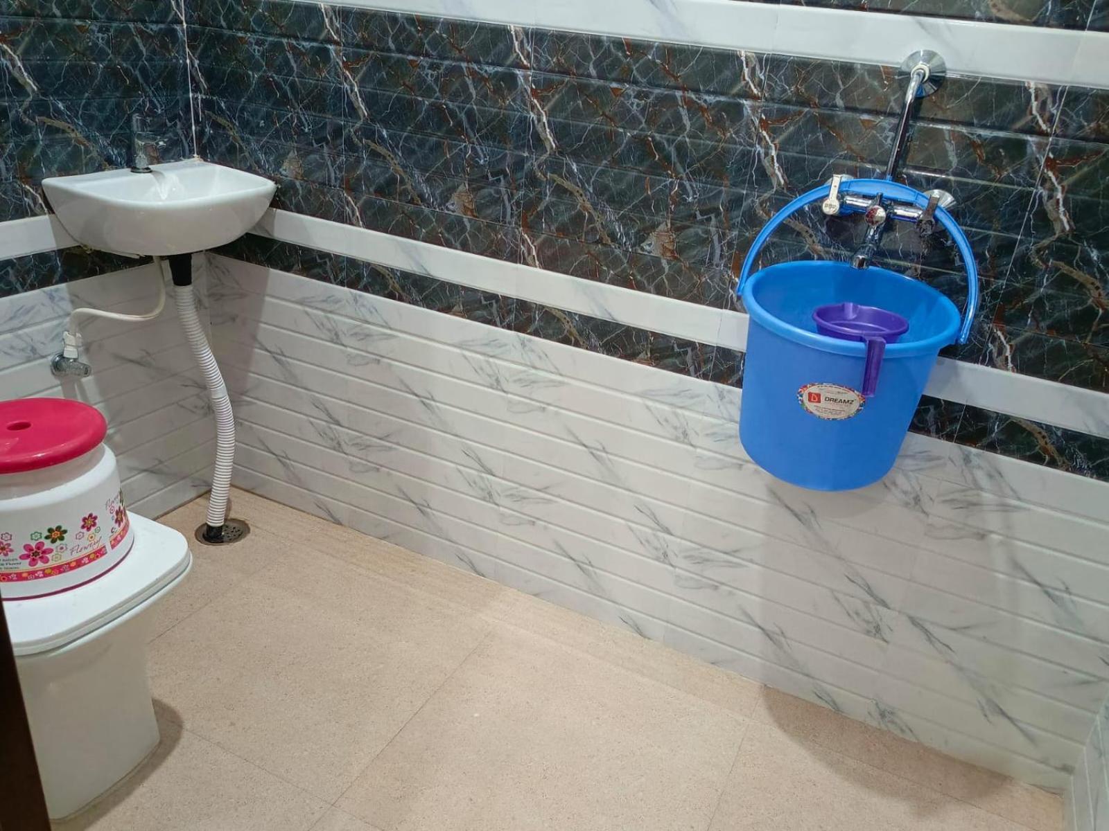 Shri Girraj Residency Hotell Mathura Eksteriør bilde